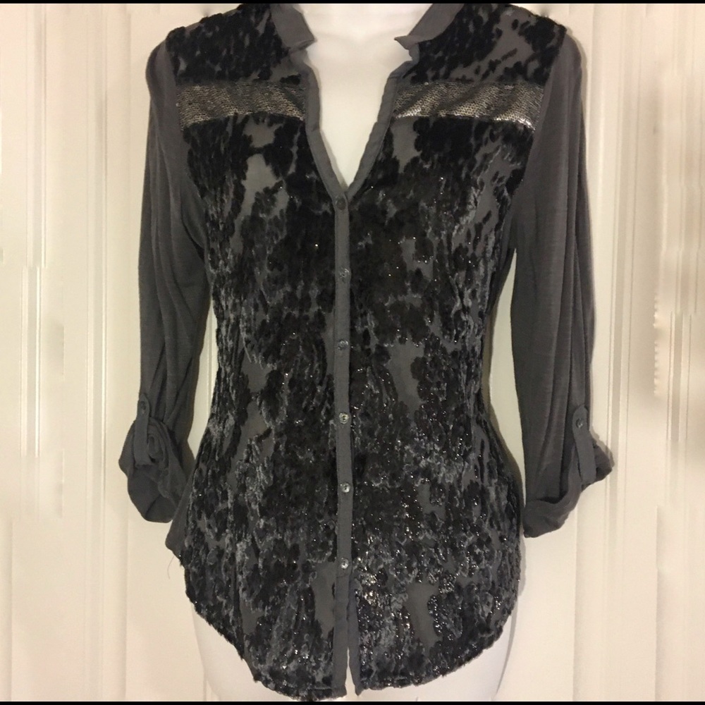 TINY by Anthropologie. Gray 3/4 sleeve blouse
